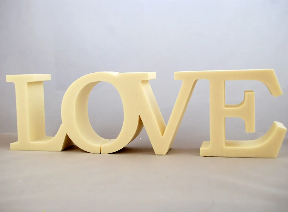 Samostojeća prostorna slova LOVE za event